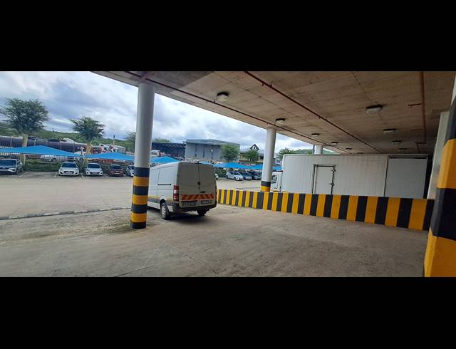4,000M² WAREHOUSE TO LET IN RIVERHORSE VALLEY